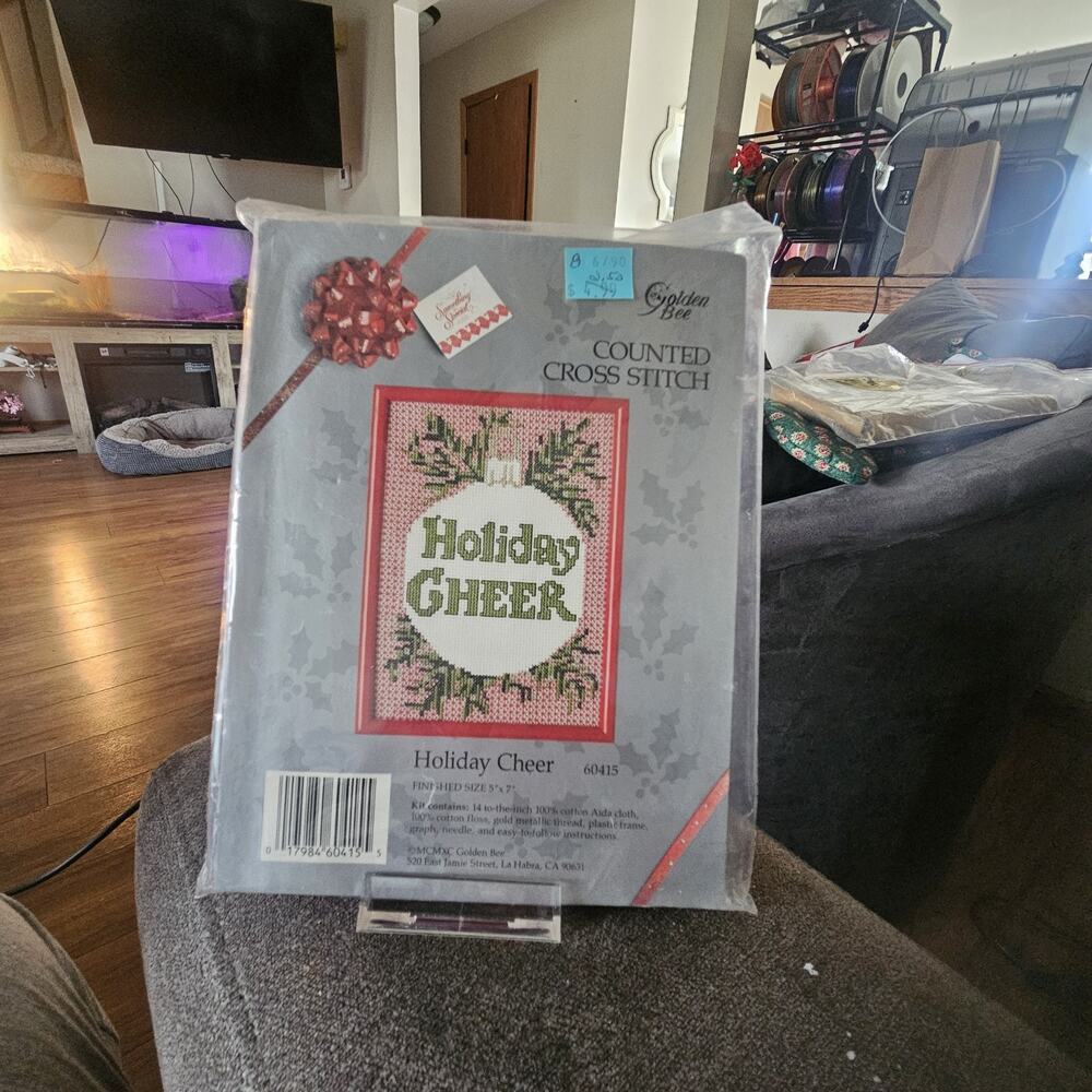 Golden Bee Counted Cross Stitch HOLIDAY CHEER 5”x7” Kit 60415 Sealed 1990 NOS